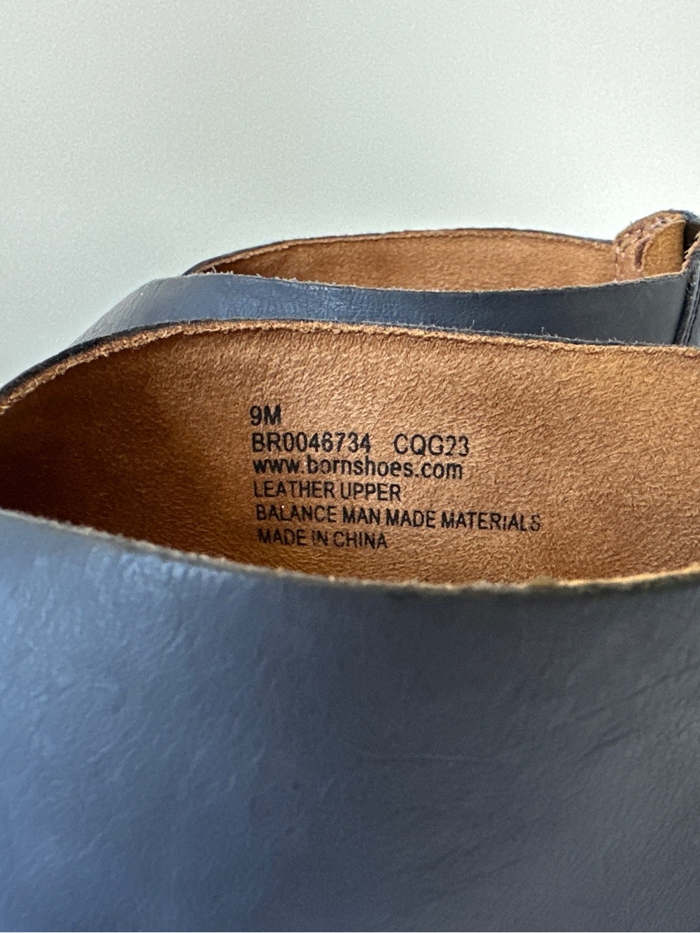 NWOT Born Iwa Leather Sandal in Navy Marine - Picture 8 of 9